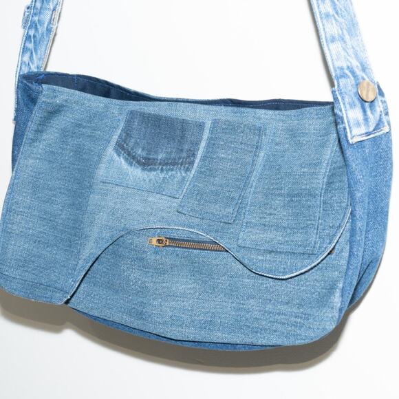 Upcycled carhartt messenger bag / Utility bag /Crossbody bag - Picture 4 of 8